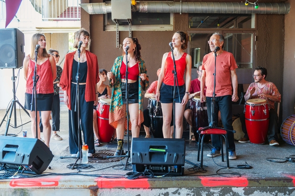 photo du concert de Tutti Cara Clap d'Artis aux Grandes Voisines