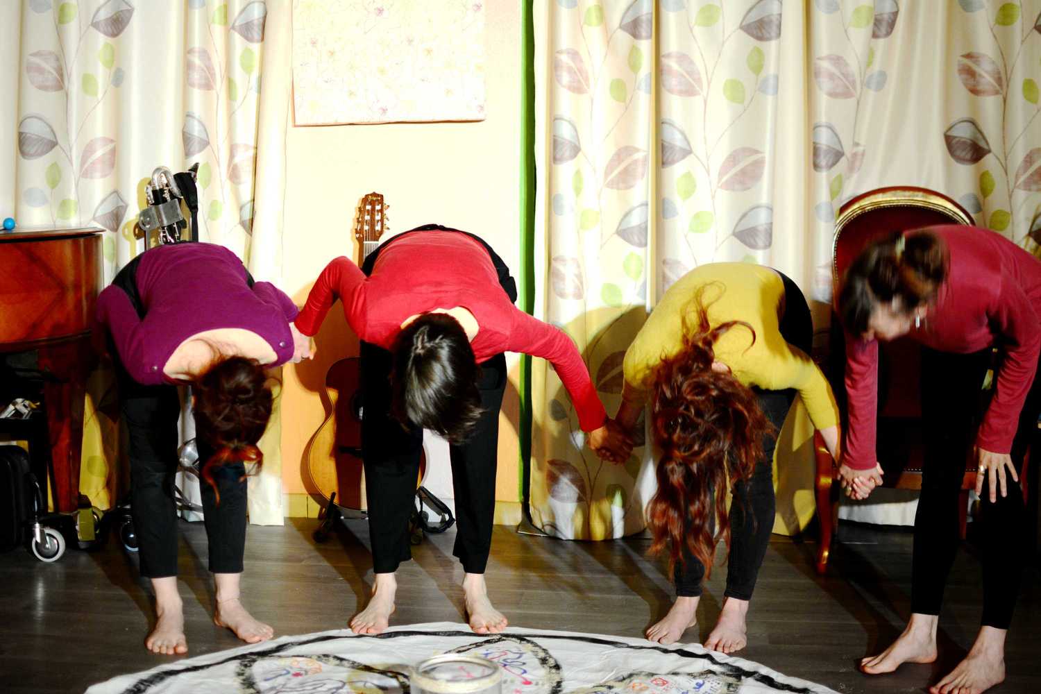 photo d'artistes qui saluent