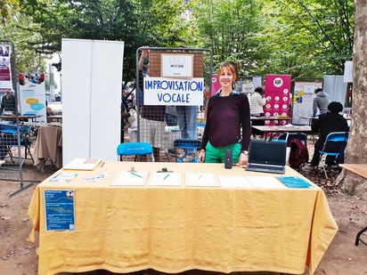 photo du stand d'Art et sens au forum des associations de Lyon 9